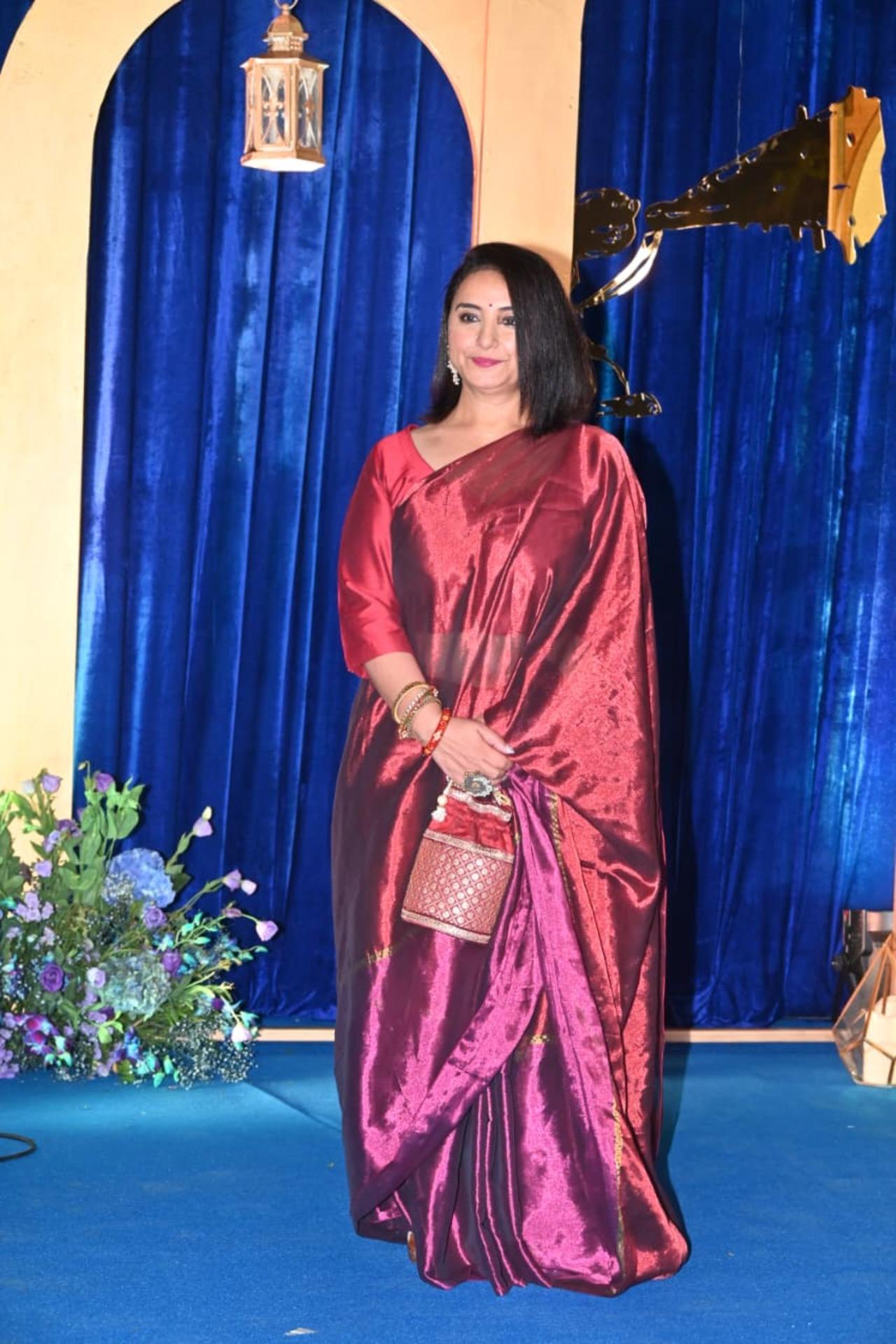 Actress Divya Dutta was dressed to the nines as she arrived at the event in bright pink coloured saree. She left her hair open and opted for subtle makeup.